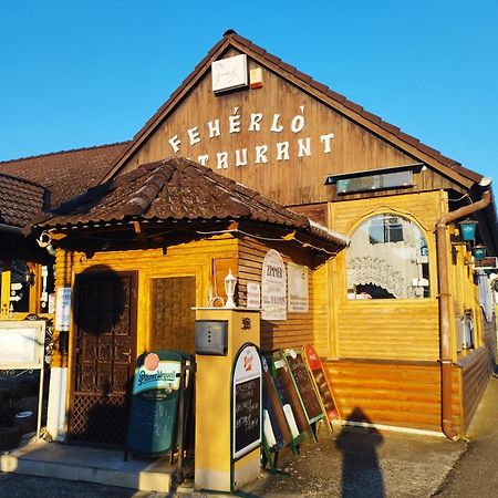 Feherlo Vendeghaz & Restaurant Bük 외부 사진