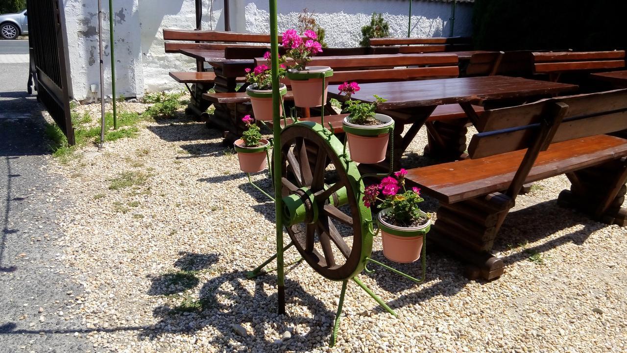 Feherlo Vendeghaz & Restaurant Bük 외부 사진
