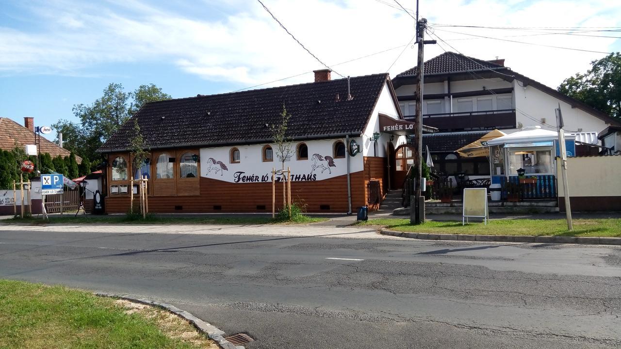Feherlo Vendeghaz & Restaurant Bük 외부 사진