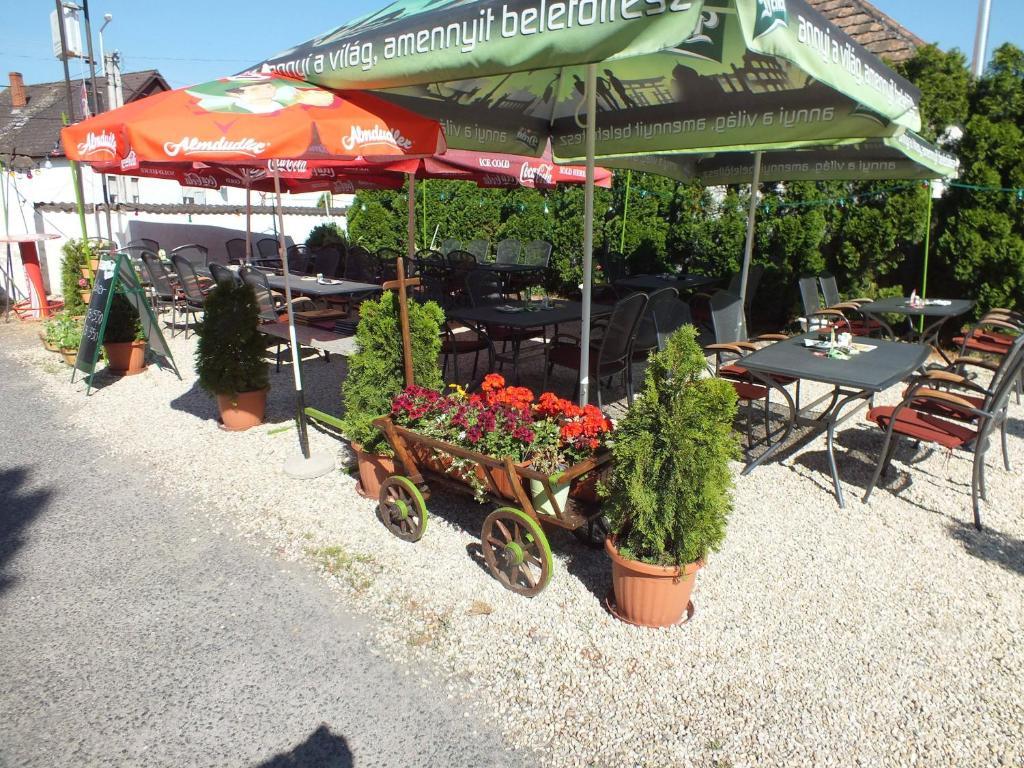 Feherlo Vendeghaz & Restaurant Bük 외부 사진