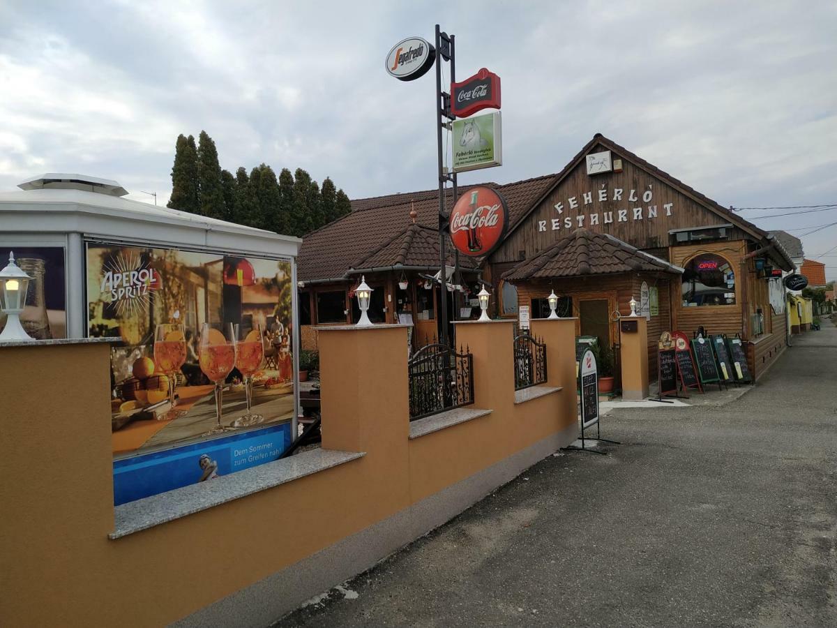 Feherlo Vendeghaz & Restaurant Bük 외부 사진