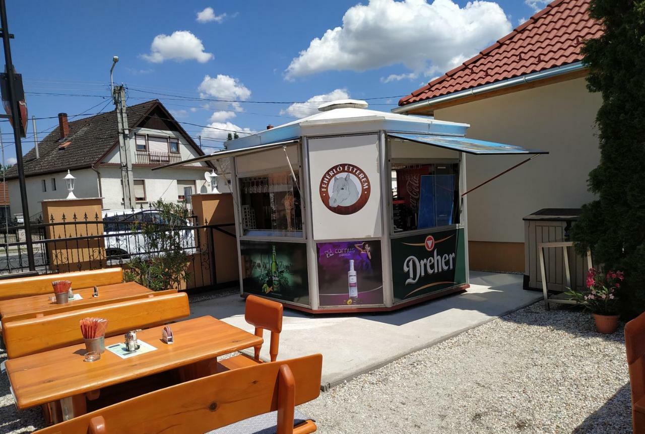 Feherlo Vendeghaz & Restaurant Bük 외부 사진